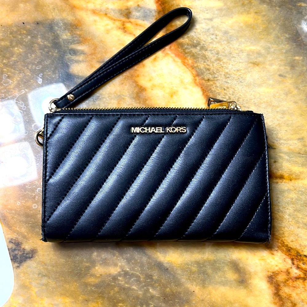 MICHAEL KORS PEYTON LG DOUBLE ZIP WRISTLET BLACK